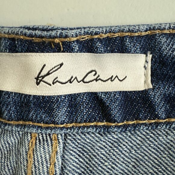 KanCan Women's High Rise Mom Shorts Medium Wash Distressed Size 13 / 30 - Picture 4 of 12